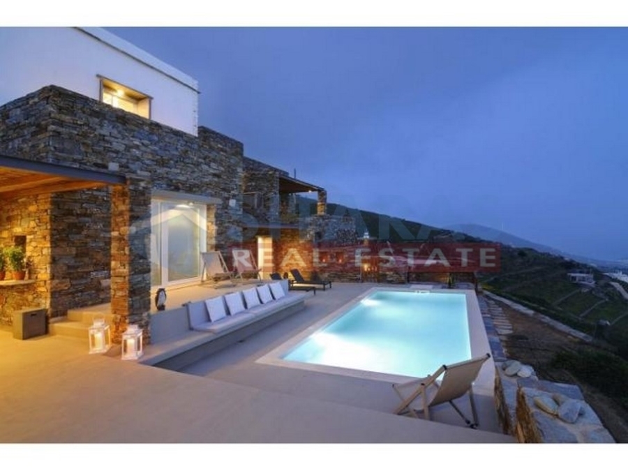 (En location) Habitation Catégories restantes || Cyclades/Tinos Chora - 200 M2, 3 Chambres à coucher 