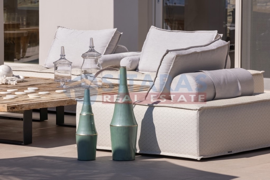 (En location) Habitation Villa || Cyclades/Tinos Chora - 300 M2, 6 Chambres à coucher 